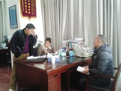 農(nóng)民工拿不到工錢，到雙清欠辦上訪。