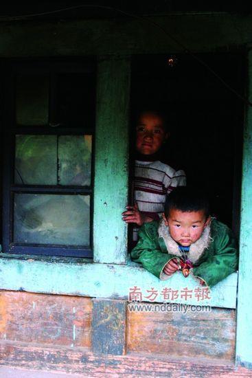 次仁多布杰的兩個孫子。
