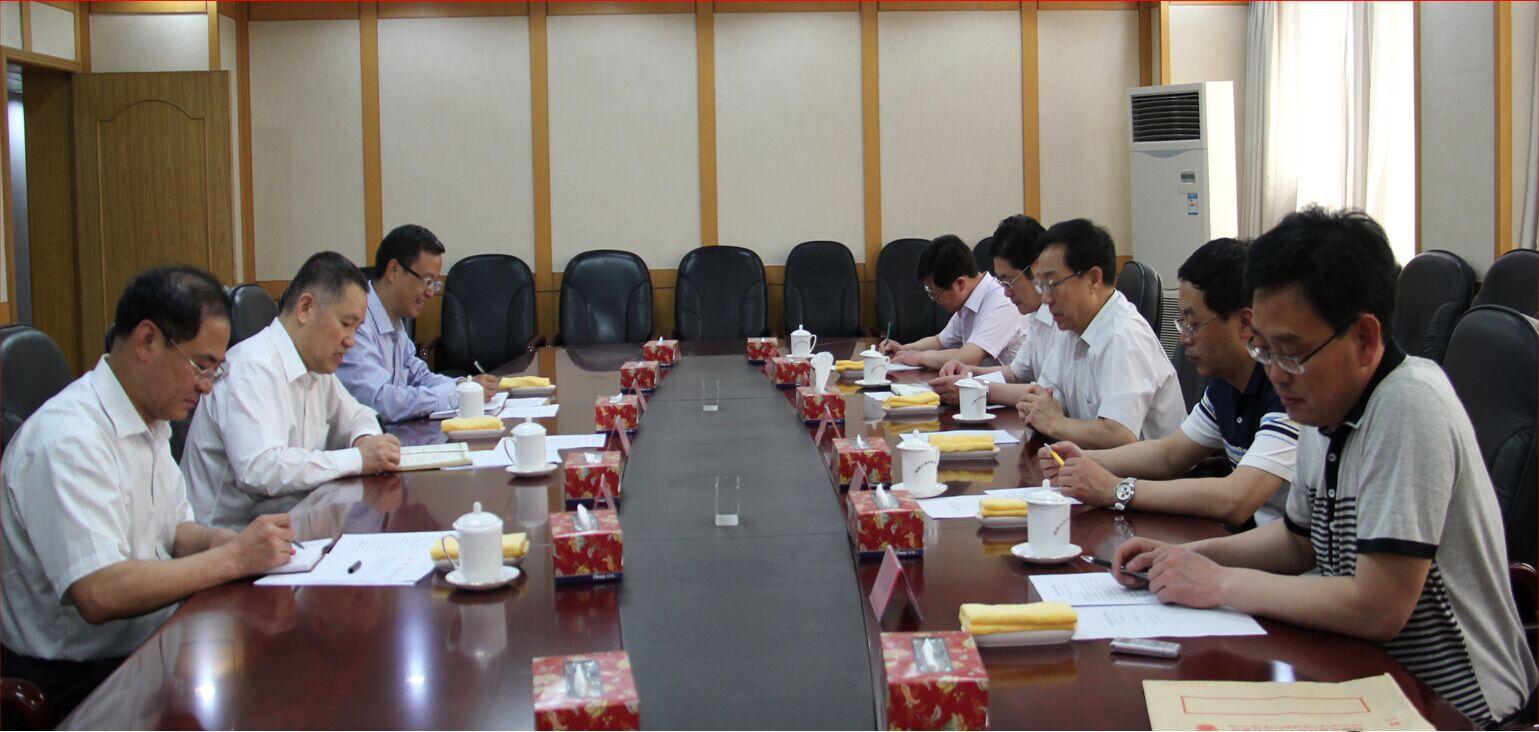 2013年5月，國家工商總局黨組書記、局長張茅在京聽取西藏工作匯報，研究部署對口援藏工作.jpg