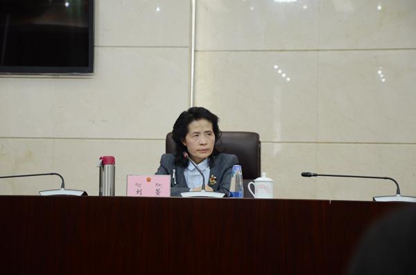 西藏自治區(qū)人民政府副秘書長(zhǎng)、新聞發(fā)言人 劉萱.jpg