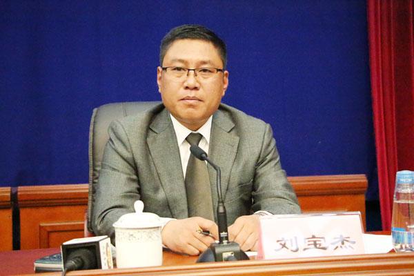 新聞發(fā)言人：那曲地區(qū)旅發(fā)委黨組副書記、主任--劉寶杰.jpg