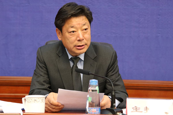 主持人：區(qū)黨委宣傳部巡視員、政府新聞辦主任晉美旺措.jpg