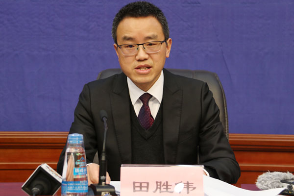 新聞發(fā)言人：自治區(qū)紀(jì)委監(jiān)委新聞發(fā)言人、副秘書長、辦公廳主任 田勝偉.jpg