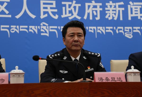 發(fā)言人：區(qū)應對新冠肺炎疫情工作領導小組辦公室防控醫(yī)療組成員，區(qū)公安廳黨組副書記、常務副廳長 洛桑旦達.jpg
