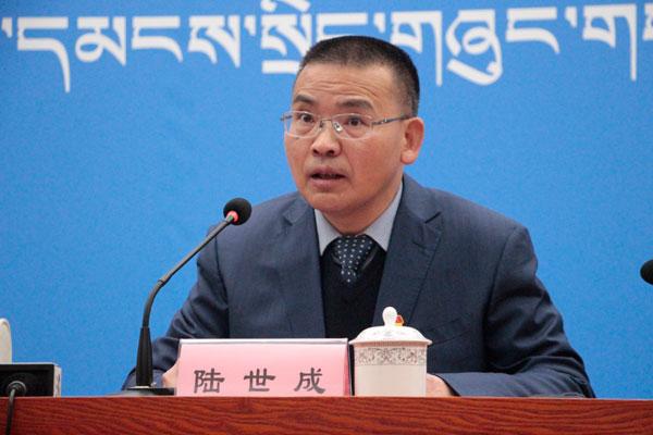 新聞發(fā)言人：西藏自治區(qū)教育廳黨組成員、副廳長(zhǎng)-陸世成.jpg