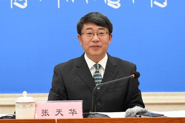 新聞發(fā)言人：西藏自治區(qū)生態(tài)環(huán)境廳黨組成員、副廳長(zhǎng) 張?zhí)烊A.jpg