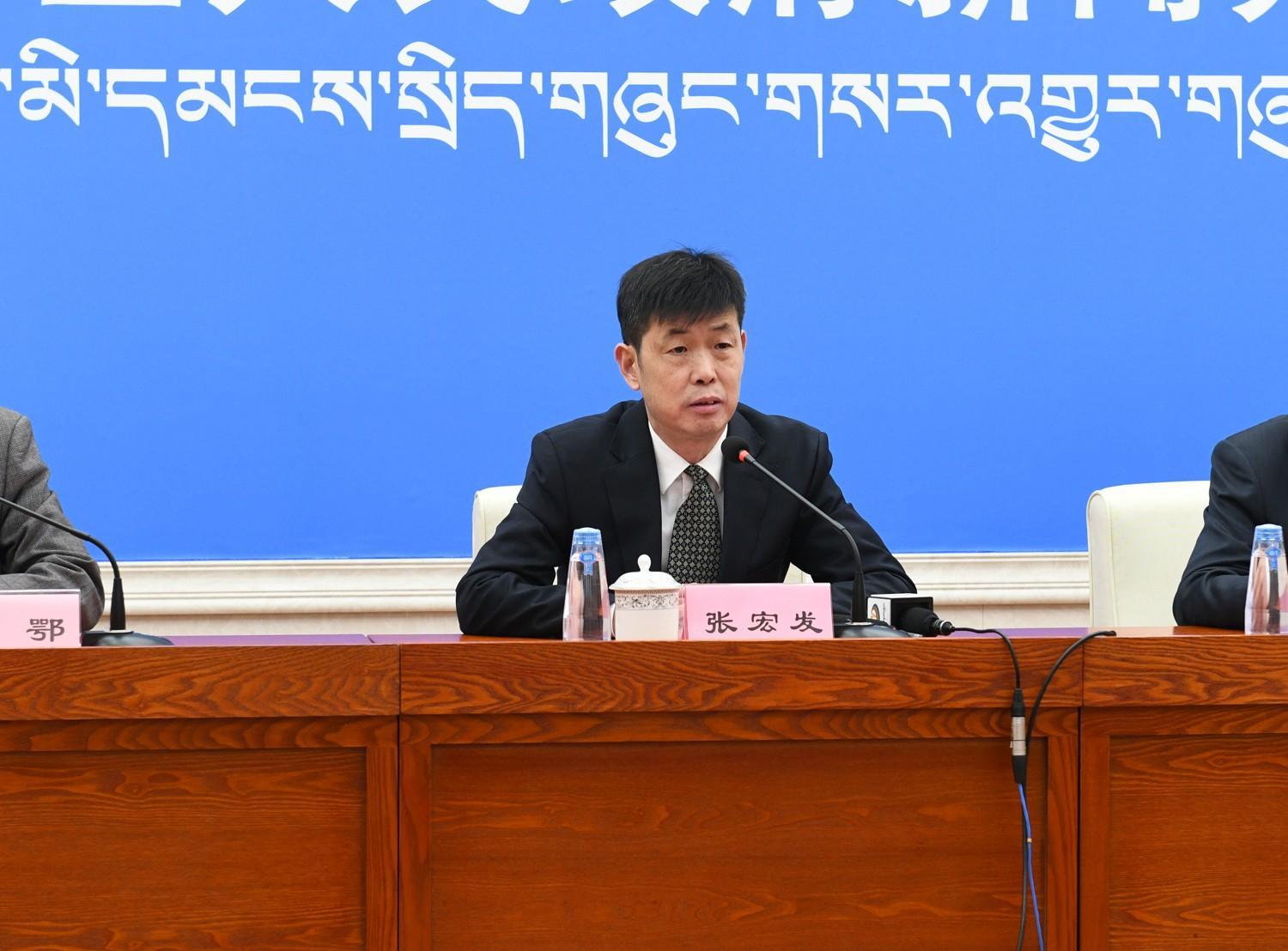 自治區(qū)司法廳黨委委員、副廳長、新聞發(fā)言人 張宏發(fā).jpg