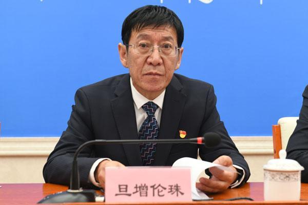 新聞發(fā)言人：自治區(qū)人民政府副秘書長、新聞發(fā)言人 旦增倫珠.jpg