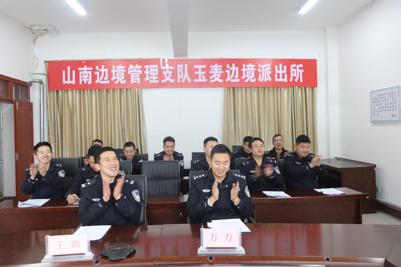圖為玉麥邊境派出所解說演講活動(dòng)現(xiàn)場 李永明攝.JPG