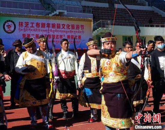 圖為響箭比賽現(xiàn)場?！∪轿木?攝