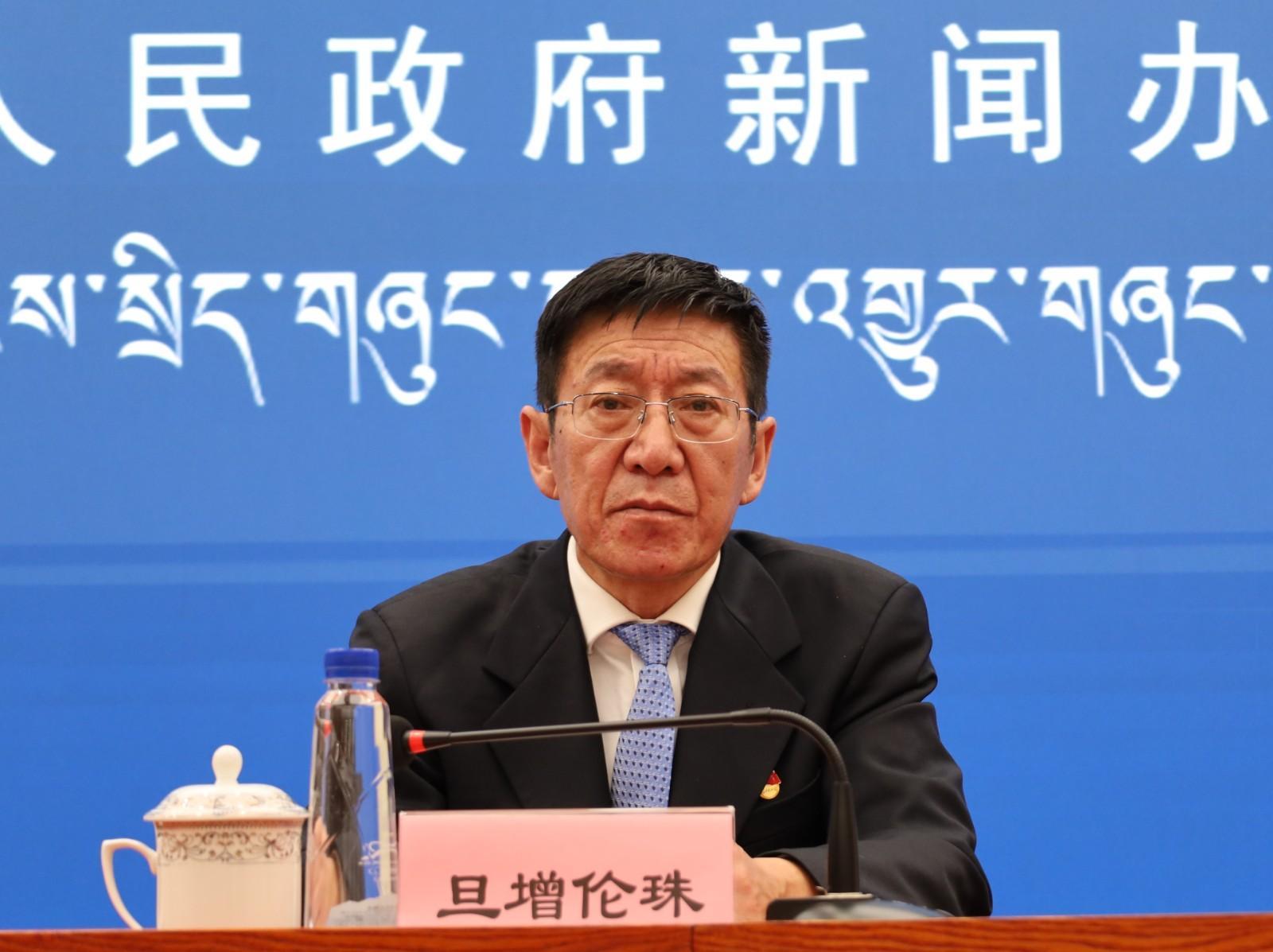 新聞發(fā)言人：西藏自治區(qū)人民政府副秘書長(zhǎng)、政府新聞發(fā)言人 旦增倫珠.JPG
