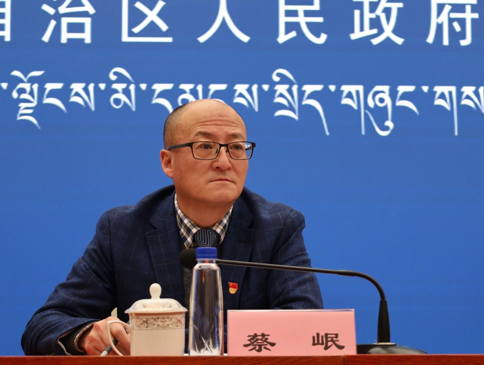 新聞發(fā)言人：西藏自治區(qū)統(tǒng)計(jì)局黨組成員、副局長(zhǎng) 蔡岷.JPG