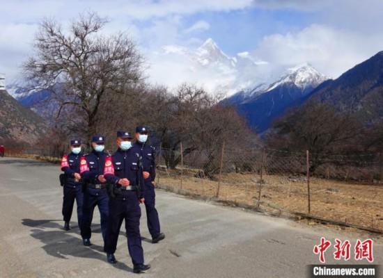 西藏林芝戍邊民警：為“你”翻山越嶺，卻無(wú)心看風(fēng)景